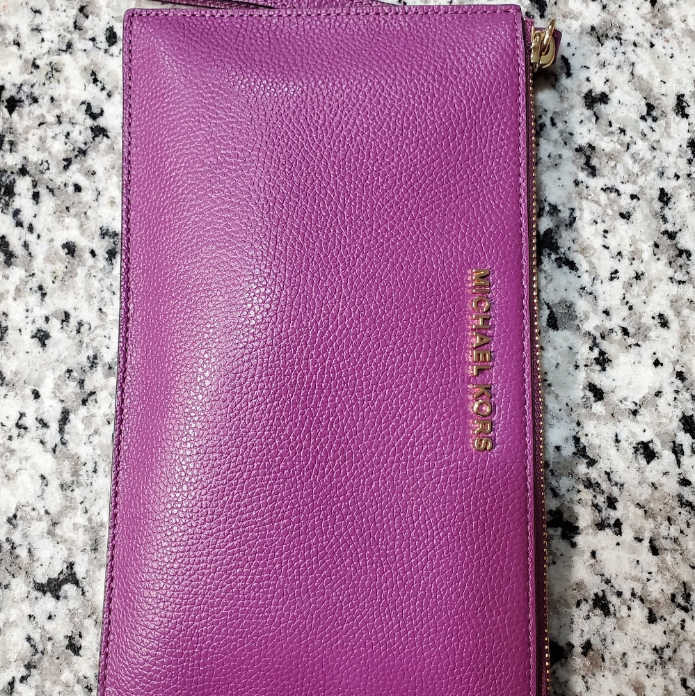 Michael Kors wristlet